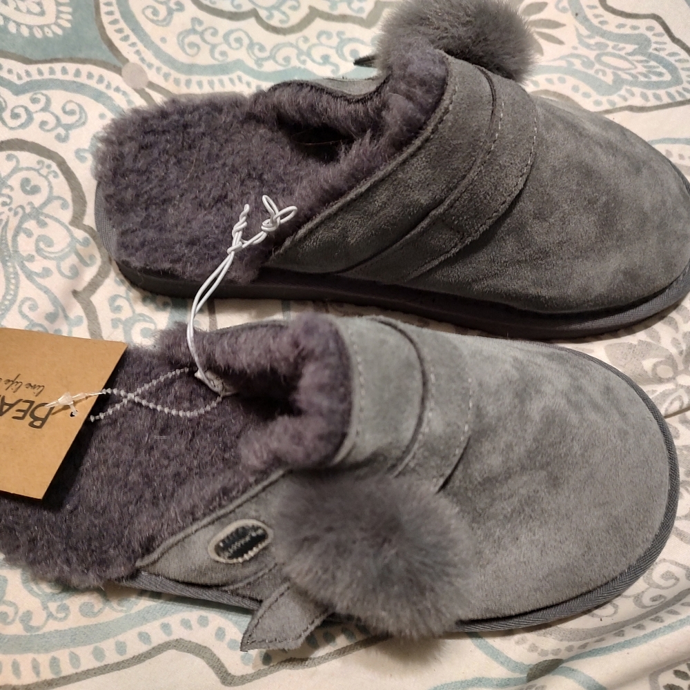 Bear paw slippers size 8
